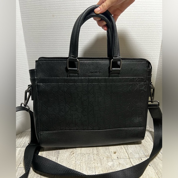 Calvin Klein Handbags - Calvin Klein tote crossbody bag iPad bag EUC Black